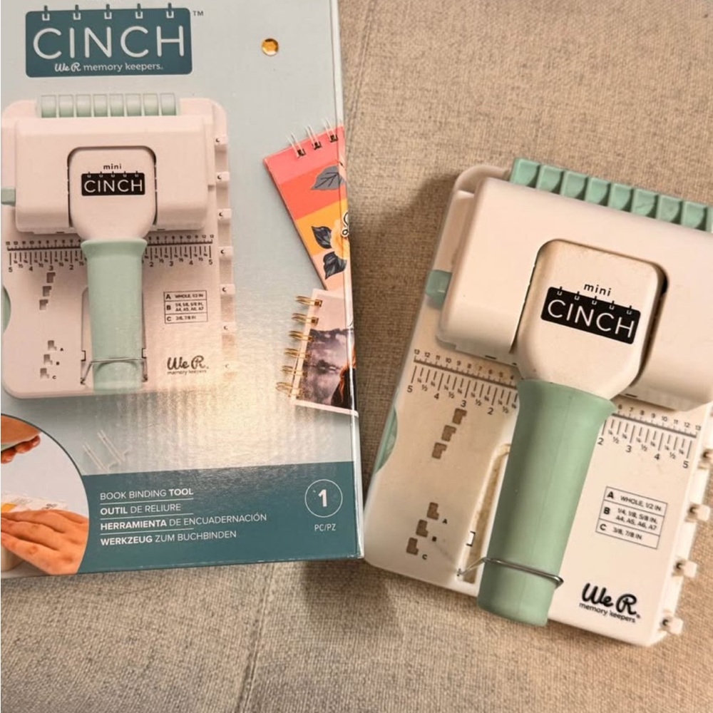 We R Memory Keepers Mini Cinch Book Binding Tool